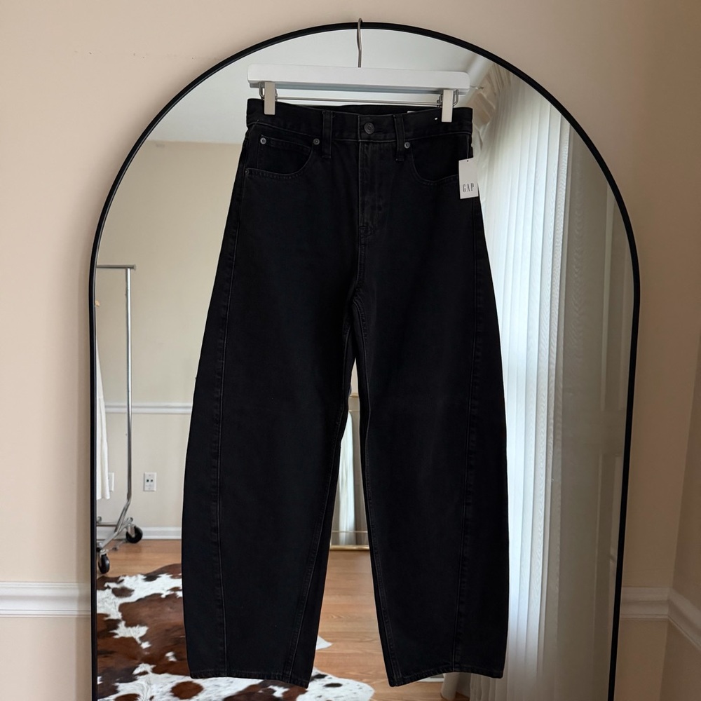 GAP Black High Rise Barrel Jeans Size 26/2 Petite